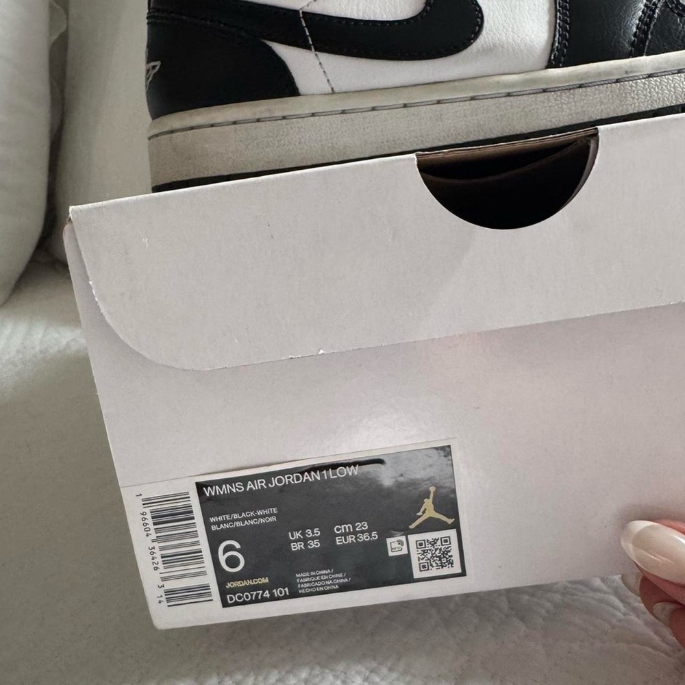 Nike Air Jordan 1 Low Panda White/Black-White Size 6 women’s - Picture 7 of 8